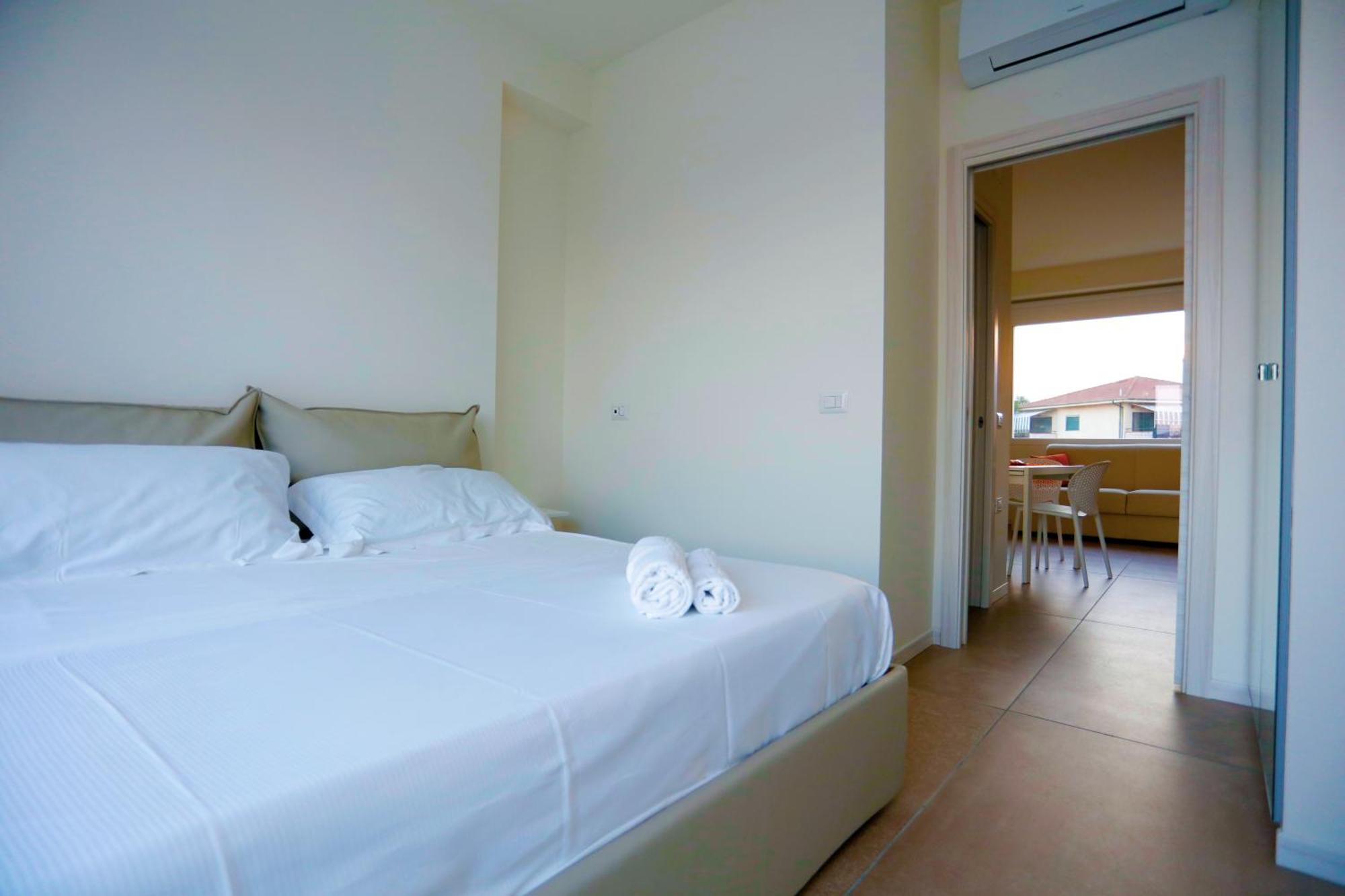 Aparthotel Path House - Etna & Sea View Riposto Zimmer foto