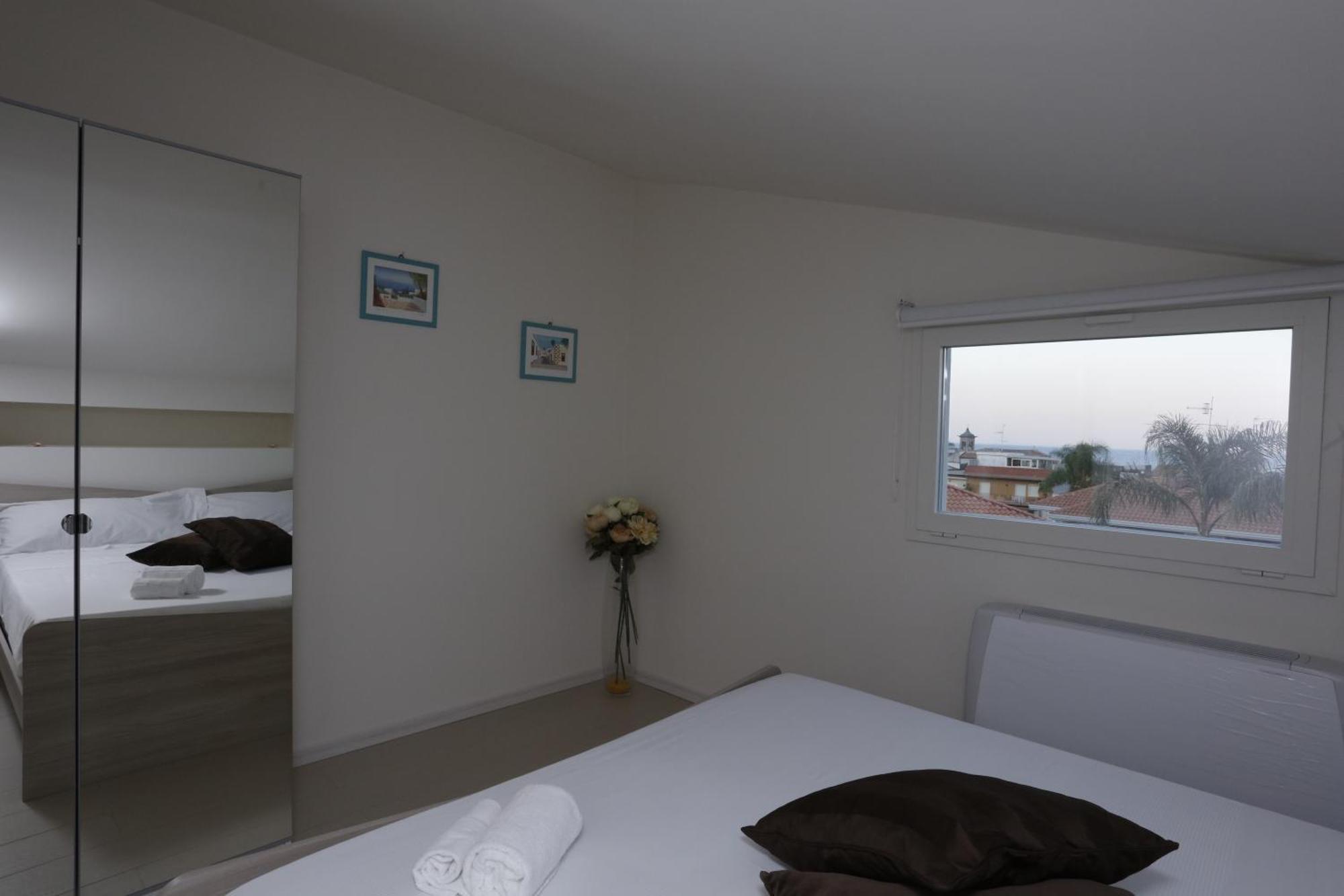 Aparthotel Path House - Etna & Sea View Riposto Zimmer foto